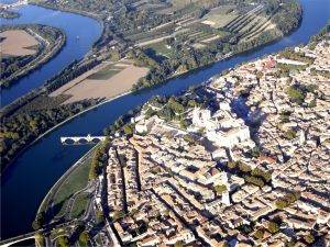 survol d'avignon en hélicoptère pont d'avignon